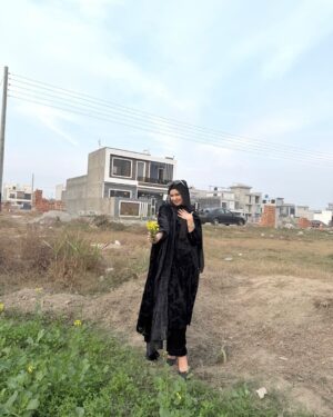 Eman Shehzadi Instagram - 🖤🦋 

.
.
.
#eman #emanshehzadi #insta #instapost #hijabigirl