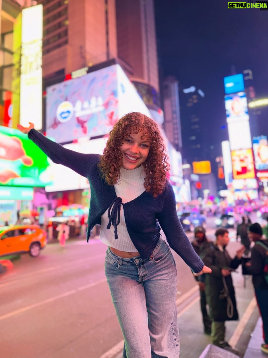 Emilia Dankwa - 2.5K Likes - 🎀💙
•
#timessquare #nyc #usa