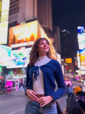 Emilia Dankwa Instagram - 🎀💙
•
#timessquare #nyc #usa