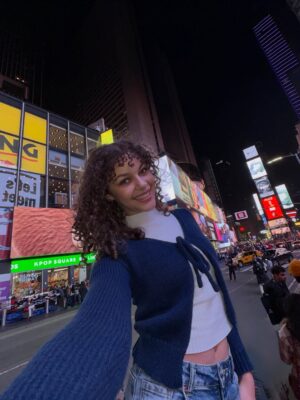 Emilia Dankwa Instagram - 🎀💙
•
#timessquare #nyc #usa