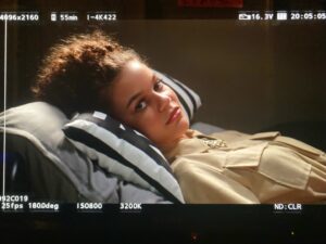 Emilia Dankwa Instagram - Wczoraj transmitowany był finałowy odcinek 17 sezonu Rodzinki! Oglądaliście? Zgadzacie się z Zosią?😌

PS spokojnie, będzie więcej!🎥
•
#rodzinkapl #rodzinkaplsezon17 #zosiaikacper #zosiazalewska