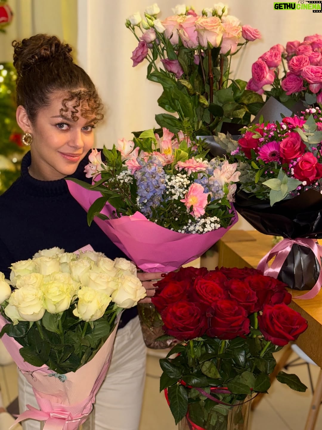 Emilia Dankwa - 2.6K Likes - Dziękuję💗
•
#kwiaty #flowers #urodziny