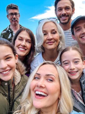 Emilie Ullerup Instagram - One month to go! Swipe to meet the family ✨ #catchoftheday @hallmarkchannel @michaeljrady @alisonwandzura @manderbutt @layla_verreault_official @vanrassel @miss.scarlett.amelia #michellebrezinski