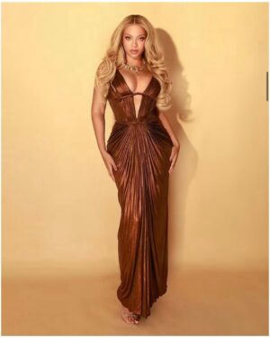 Emma Dabiri Instagram - New essay up on Substack! Blonde Ambition; Beyonce: Bellwether / Horseman of the Apocalypse. 

“Race blind” until the #BlackLivesMatter Movement was safely established, in an interview over a decade ago with the repellent Piers Morgan, when asked about experiencing racism, #Beyonce replied “I don’t think people think about my race. I think they look at me as an entertainer and a musician and I’m very happy about that because that’s how I look at people. It’s not about color and race” LOL. Ok sis. Yet as soon as it became commercially expedient, Bey was suddenly and vocally Unapologetically Black™. Yet even that charade was contradictory, confused at best, Psy Ops at worst….

“Beyonce was not putting herself on the line with her use Black Power imagery, it was a calculated move, made at the right time, just as her segue into the visuals of Cowboy Carter preceded the movement towards MAGA alignment”. Link to full article in stories !