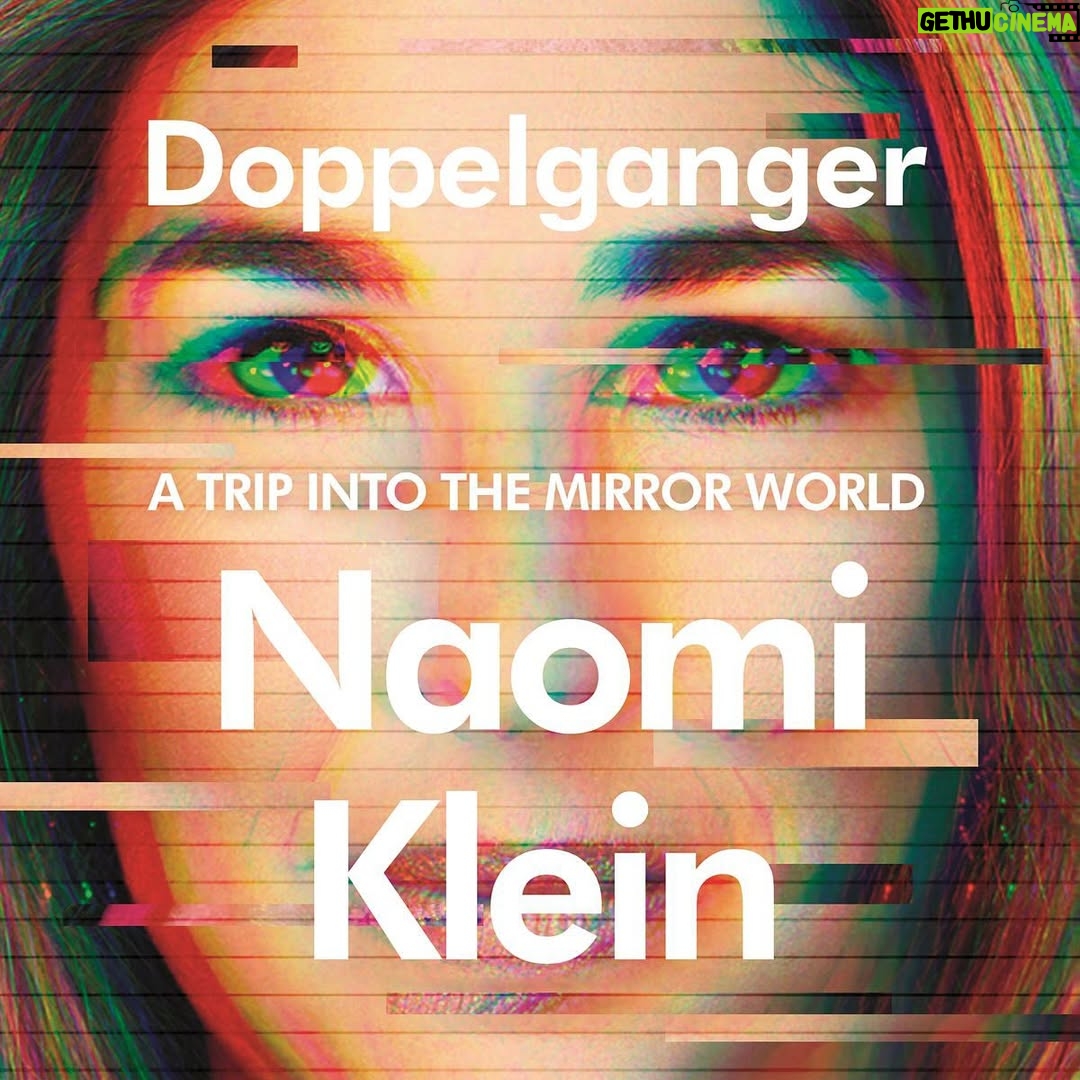 Emma Frans - 3.8K Likes - ”Fel fakta, men ofta rätt i känslan” – så beskriver Naomi Klein konspirationsteoretiker i boken Doppelganger som handlar om den oheliga allians som uppstod mellan MAGA-rörelsen och yogalärare under pandemin. Det vi nu ser i USA är konsekvenserna av ”fel fakta, rätt känsla”-logiken. 

Rätt känsla: Folkhälsan i USA är inte toppen. År 2023 var den förväntade livslängden i USA 4,1 år kortare än genomsnittet i jämförbara länder. Ändå lägger USA nästan dubbelt så mycket pengar på sjukvård per person som genomsnittet i motsvarande länder. Opioidkrisen illustrerar också problemen med läkemedelsföretagens aggressiva marknadsföring, myndigheternas bristande reglering, samt social och ekonomisk ojämlikhet.

Fel fakta: Att frälsarna heter Robert F Kennedy jr och Donald Trump. Dessa män målar nu upp vaccin och värktabletter som de stora hoten mot folkhälsan, vilket helt saknar faktamässig grund. 

Hur kan man stoppa denna utveckling? Kanske behöver de som faktiskt står upp för faktabaserade förklaringsmodeller bli bättre på att fånga upp ”rätt känsla” och bekräfta den. Annars banar vi nog väg för de populistiska figurer som erbjuder enkla lösningar på komplexa (men reella) problem.

Källor:
https://www.healthsystemtracker.org/chart-collection/health-spending-u-s-compare-countries/
https://www.healthsystemtracker.org/chart-collection/u-s-life-expectancy-compare-countries/
https://news.ki.se/no-link-between-paracetamol-use-during-pregnancy-and-autism-or-adhd-in-children
