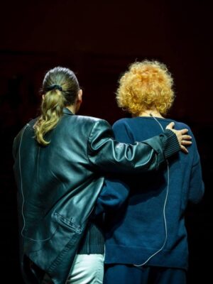 Emma Marrone Instagram - Ciao Ornella..
Non trovo le parole per descrivere tutto ciò che sei stata per me ..
so solo che mi mancherai infinitamente
Mi mancheranno le nostre telefonate
I nostri discorsi sui “maschi”
Mi mancherà il tuo risotto ..
Il modo dolce con cui mi davi i bacini sulle guance..
Ma quelle come te non vanno via per sempre ..
Non andranno mai via ..
Ciao Orny .. al prossimo appuntamento ❤️
Ti amo.