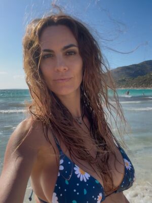 Enrica Guidi Instagram - Ritorno alle origini annaffiando le radici.