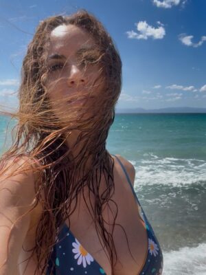 Enrica Guidi Instagram - Ritorno alle origini annaffiando le radici.