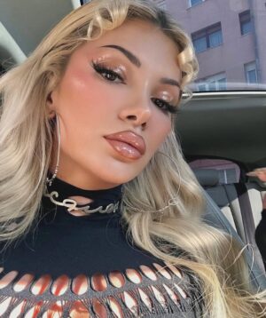 Era Istrefi Instagram - In ha mood