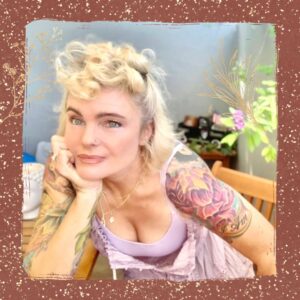 Erika Eleniak Instagram - Happy Today! Working on staying in the moment.
Life happens in the now and nowhere else. Wishing you the happiest now ever!
#inthemoment