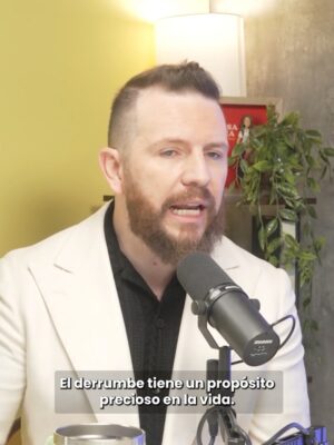 Erika de la Vega Instagram - La esperanza también se aprende❤️🩹
Y qué mejor manera de hacerlo que escuchando testimonios de personas que dedican su vida a cultivarla @mariacorinamachado @drjoedispenza @fragacarlos @danielhabif @talhappier ♥️
Aquí te dejo herramientas para mantener la esperanza #EnDefensaPropia 🫶🏻
Comenta QUIERO y te envío el link de la playlist.