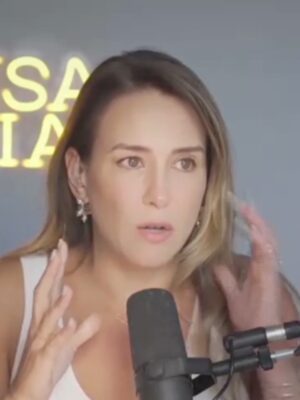 Erika de la Vega Instagram - La esperanza también se aprende❤️🩹
Y qué mejor manera de hacerlo que escuchando testimonios de personas que dedican su vida a cultivarla @mariacorinamachado @drjoedispenza @fragacarlos @danielhabif @talhappier ♥️
Aquí te dejo herramientas para mantener la esperanza #EnDefensaPropia 🫶🏻
Comenta QUIERO y te envío el link de la playlist.