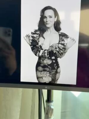 Erin Cahill Instagram - #tbt to @comicconsandiegoofficial a few months ago!  We are in Miami about to board the cruise today, and I was looking for photos and ran across these and realized I never posted them!  This was the most FUN shoot with magnificent Photographer @jonnymarlow for @entertainmentweekly !! Illustrations by the fantastic @rebeccaholopter — Thank you as always to the MAGNIFICENT team of humans at @hallmarkchannel who made this happen!  And, all my gratitude to my beloved @theshowroomnashville for the dress and to my amazing glam squad @tildebymatilde & @_nicolemaguire_ !! Happy almost weekend, Loves!  Ships ahoy! 🚢