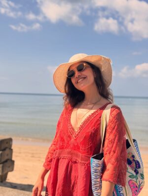 Esha Kansara Instagram - Thailand fits 🥲💃