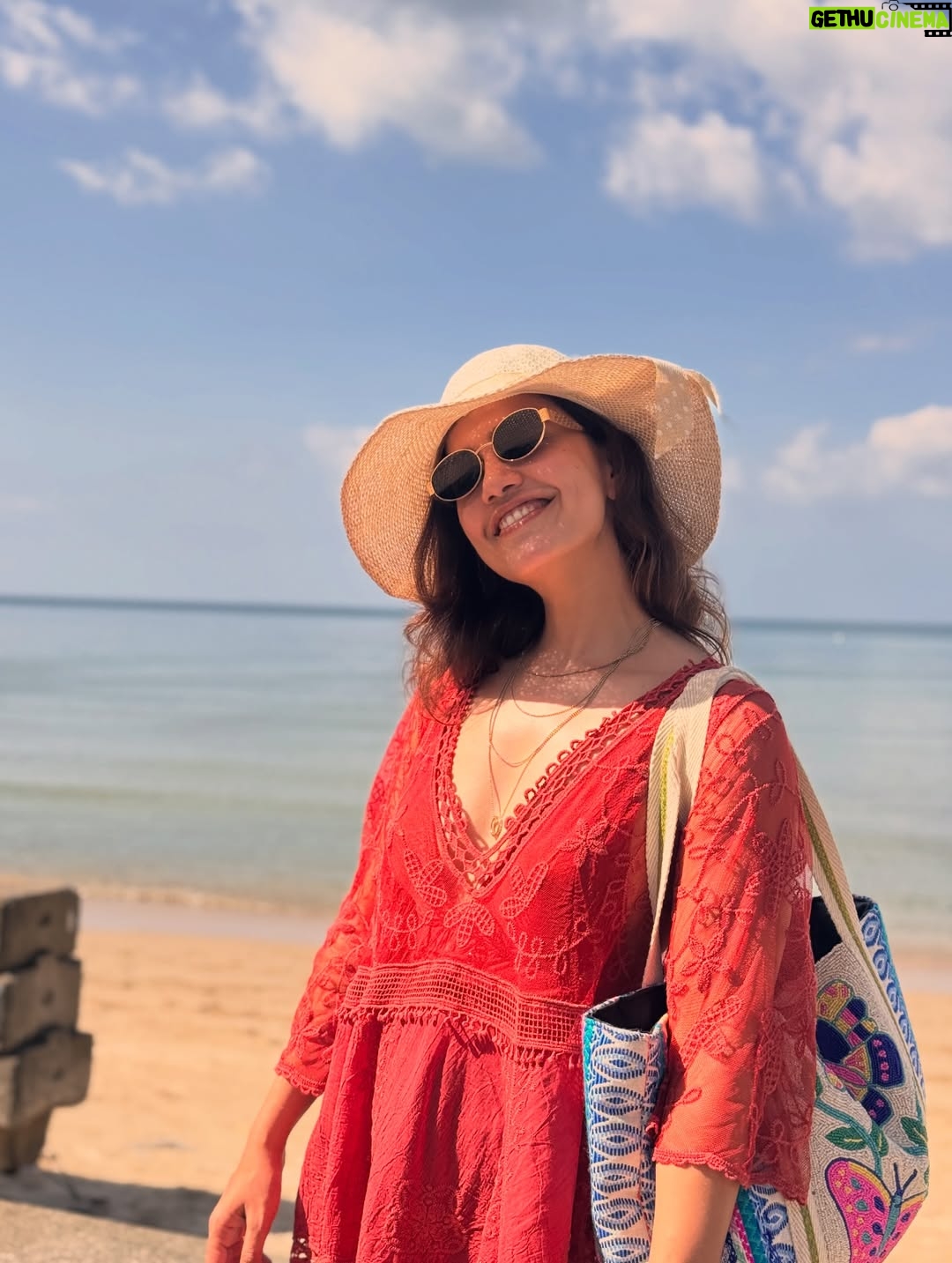 Esha Kansara - 48.1K Likes - Thailand fits 🥲💃