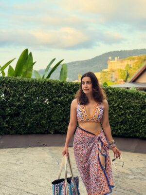Esha Kansara Instagram - Thailand fits 🥲💃
