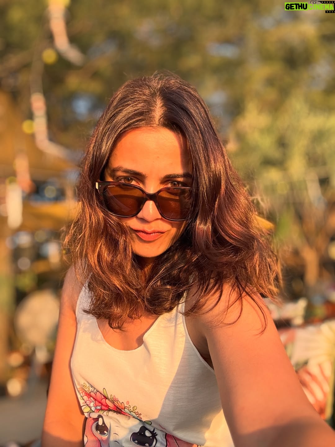 Esha Kansara - 48.1K Likes - Thailand fits 🥲💃