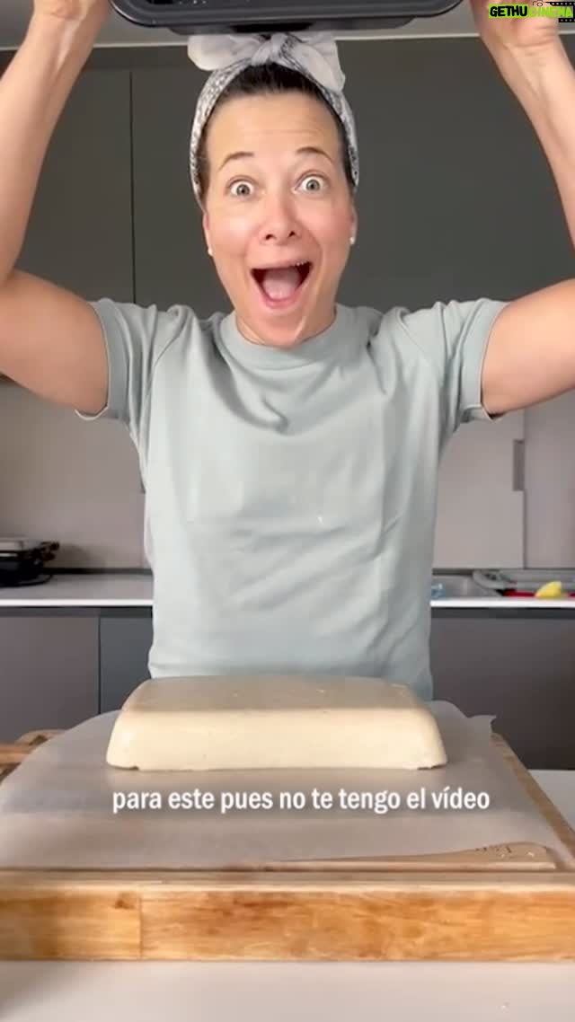 Estefanía Borge - 773 Likes - SI SE LLAMA NATILLA! 
.
.
Aquí les dejo mi versión saludable que hice con dos ingredientes estrellas de mi despensa funcional de @wlabel_store 
Use la Proteína whey que no tiene sabor de nada ( es súper neutra) y el Allumonk q es alulosa con munkFruit ( gran opción para los q no pueden consumir azúcar ) 
IMPORTANTE ! Entre más fría esté la natilla… mejor textura tendrá. Déjala enfriar a temperatura ambiente ❤️
.
.
Si quieres hacer el dulce de zarzamora aquí van los ingredientes y paso a paso 
1 taza de zarzamoras congelada 
2 cucharadas de agua 
4 cucharaditas de Allumonk 
……
En una cacerolita pones a fuego bajo las zarzamoras y el agua … cuando esté hirviendo le agregas el allumonk
Con una espátula trituras la fruta y esperas a q se reduzca … y listoooooo!!!!!!
Los amo! Porfa coméntenme q les pareció.. después de muchos intentos .. creo q la logré ✌️🫠