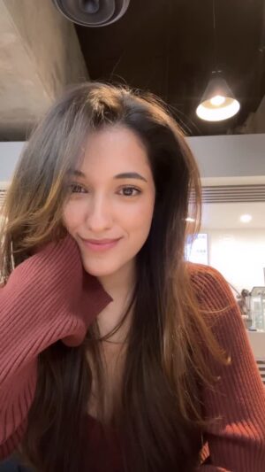 Eva Sharma Instagram - 🫵🏻🧸✨