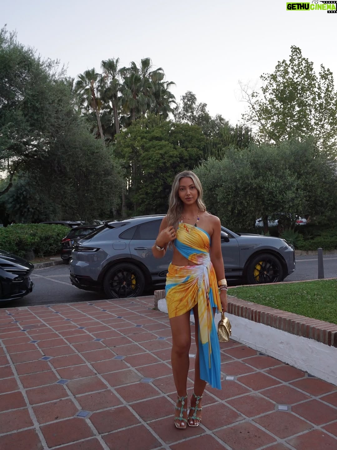 Eva Zapico - 1.8K Likes - 🦋🦋🦋