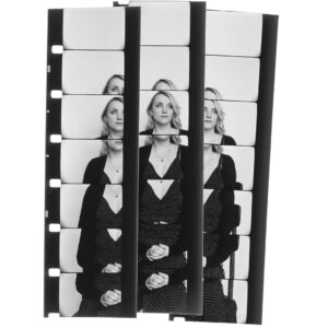 Evanna Lynch Instagram - Film Strips by @joshshinner 📸

Had no idea I was such an animated hand-talker 👏🏻🙌🏻👐🏻