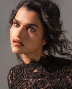 Eve Harlow Instagram - As prime-time Mondays heat up, Watson returns to CBS—and all eyes are on Eve Harlow @eveharlow. ✨ ⁠
⁠
The actress opens up about on-set skin care secrets, her go-to ZIIP microcurrent ritual, and the YouTube workout that keeps her strong and centered at the link in bio. 🔗⁠
⁠
Photography by: @juliannekaye⁠
Makeup by: @juliannekaye⁠
Hair by: @josephchase⁠
Written by: @liz.ritter