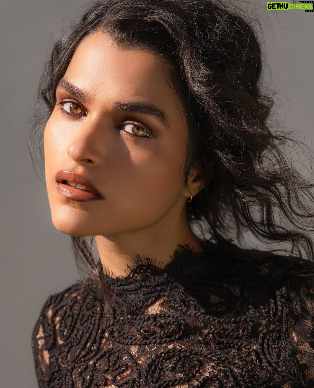 Eve Harlow - 613 Likes - As prime-time Mondays heat up, Watson returns to CBS—and all eyes are on Eve Harlow @eveharlow. ✨ ⁠
⁠
The actress opens up about on-set skin care secrets, her go-to ZIIP microcurrent ritual, and the YouTube workout that keeps her strong and centered at the link in bio. 🔗⁠
⁠
Photography by: @juliannekaye⁠
Makeup by: @juliannekaye⁠
Hair by: @josephchase⁠
Written by: @liz.ritter