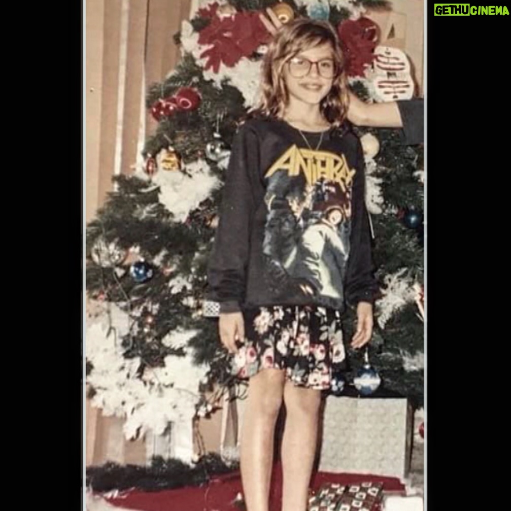 Eve Mauro - 1.1K Likes - While other kids got toys, I got an Anthrax sweater. 
#SpreadingTheDisease
#NotDeadYet
