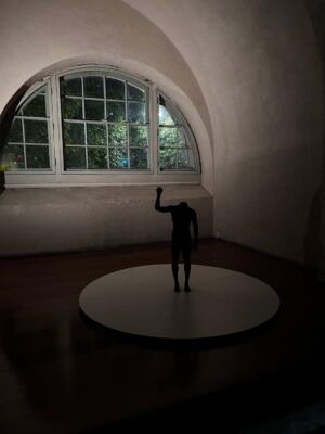 Evie Templeton Instagram - An inspiring evening celebrating @studiowaynemcgregor Infinite bodies exhibition @somersethouse