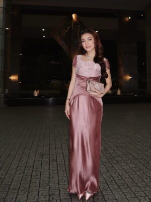 Eyka Farhana Instagram - First wedding date with my husband 🩷✨ 
Congrats Nicole & Aidi! You guys are a perfect match. May your love grow stronger forever and may your marriage be filled with everlasting love and happiness. 

In my custom made by @merahjambuofficial_ 🤍 I told Hana I wanted something simple but sweet, and she truly made it happen. Thank you for making my dress look so sweet ✨