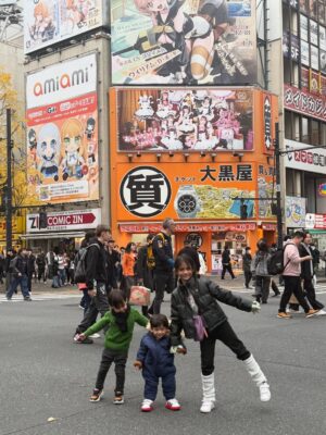 Ezzaty Abdullah Instagram - Akihabara street snapshot