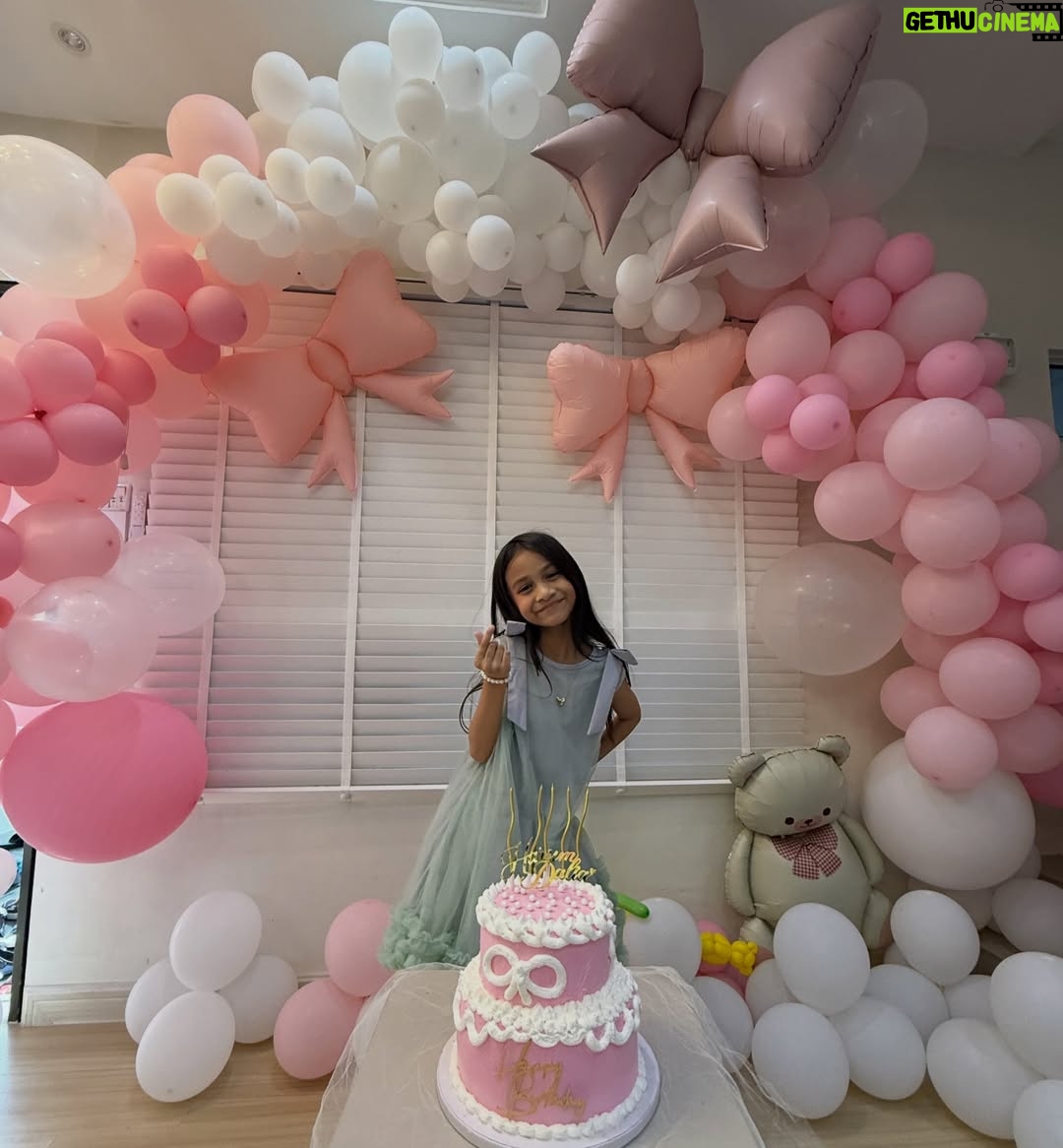 Ezzaty Abdullah - 885 Likes - Happy Birthday my Pretty baby! ❤️ Harap Harum happy dpt celebrate dgn kesayangan2 Harum harini. 
1st time ibu buat kek 2 tingkat. ok lahhh.janji harum suka n licin semua org makan n suka. Sorry mercun xde, kita main letup2 belon je lagi best kan. sorry aunty2 yang berhempas pulas kempiskan perut nak tiup belon2 Harum semalam. Yang penting Harum enjoy dari effort uolss❤️ Big thank yiu jugak kepada semua jiran2 yang xhenti2 tolong jayakan birthday harum, adik beradik saya yg tolong masak sedap2. n syukur Ya Allah bagi nikmat “the flash” pada saya dapat siapkan kek pagi tadi 1 jam, siapkan deco2 birthday Harum dalam 1 jam jugak. Tq semua yang hadir meriahkan majlis! walaupun everything last minit, tapi Harum happy sangat! Semoga Harum membesar jd anak solehah, penyayang, pembersih, sihat tubuh badan dan sentiasa dikuatkan iman. ❤️❤️❤️