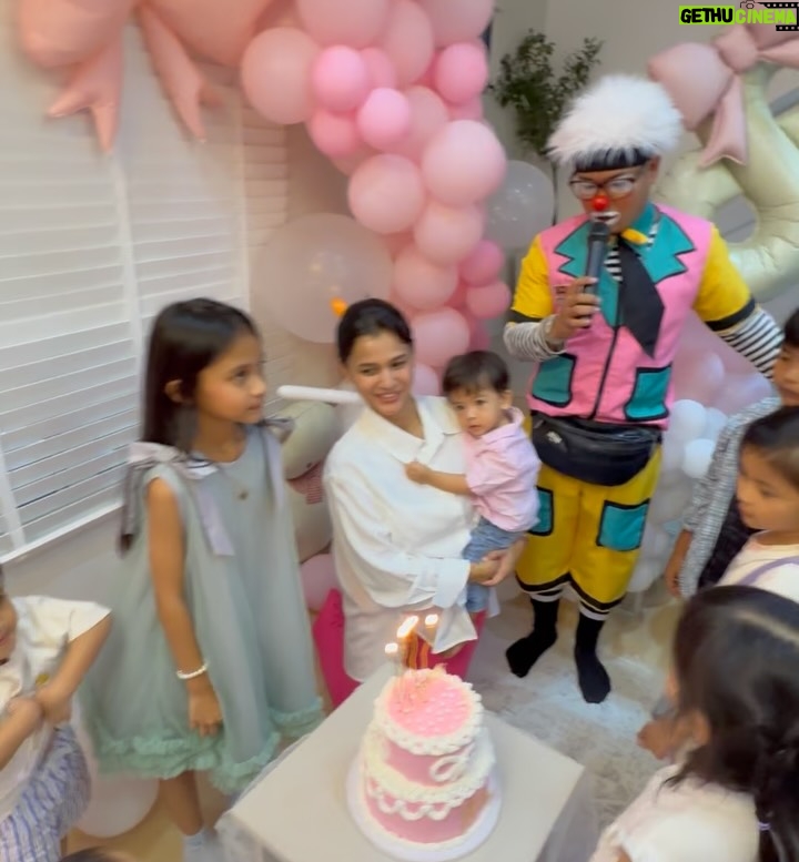 Ezzaty Abdullah - 885 Likes - Happy Birthday my Pretty baby! ❤️ Harap Harum happy dpt celebrate dgn kesayangan2 Harum harini. 
1st time ibu buat kek 2 tingkat. ok lahhh.janji harum suka n licin semua org makan n suka. Sorry mercun xde, kita main letup2 belon je lagi best kan. sorry aunty2 yang berhempas pulas kempiskan perut nak tiup belon2 Harum semalam. Yang penting Harum enjoy dari effort uolss❤️ Big thank yiu jugak kepada semua jiran2 yang xhenti2 tolong jayakan birthday harum, adik beradik saya yg tolong masak sedap2. n syukur Ya Allah bagi nikmat “the flash” pada saya dapat siapkan kek pagi tadi 1 jam, siapkan deco2 birthday Harum dalam 1 jam jugak. Tq semua yang hadir meriahkan majlis! walaupun everything last minit, tapi Harum happy sangat! Semoga Harum membesar jd anak solehah, penyayang, pembersih, sihat tubuh badan dan sentiasa dikuatkan iman. ❤️❤️❤️
