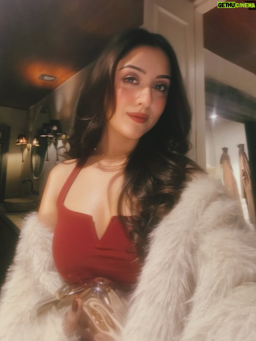 Farheen Panjwani - 4.4K Likes - Holly Jolly Christmas 🎄❤️✨

Feel free to comment link if you want my outfit link directly in your DMs 📥🔗 #QuickOutfitsWithFarheen

#Christmas2025
