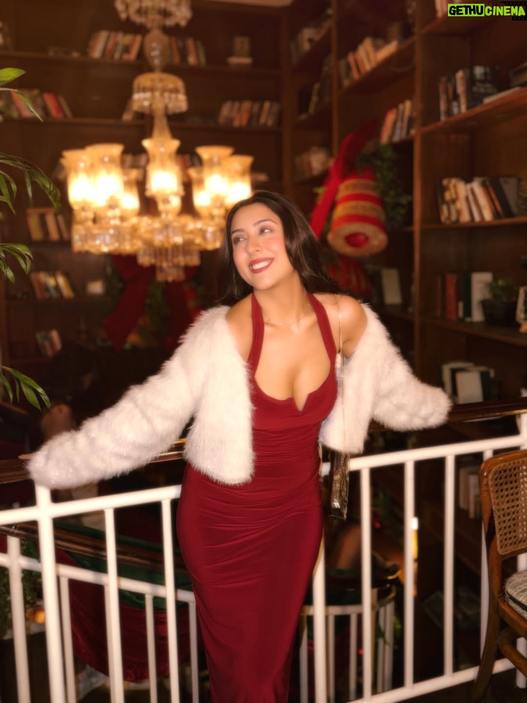 Farheen Panjwani - 4.4K Likes - Holly Jolly Christmas 🎄❤️✨

Feel free to comment link if you want my outfit link directly in your DMs 📥🔗 #QuickOutfitsWithFarheen

#Christmas2025
