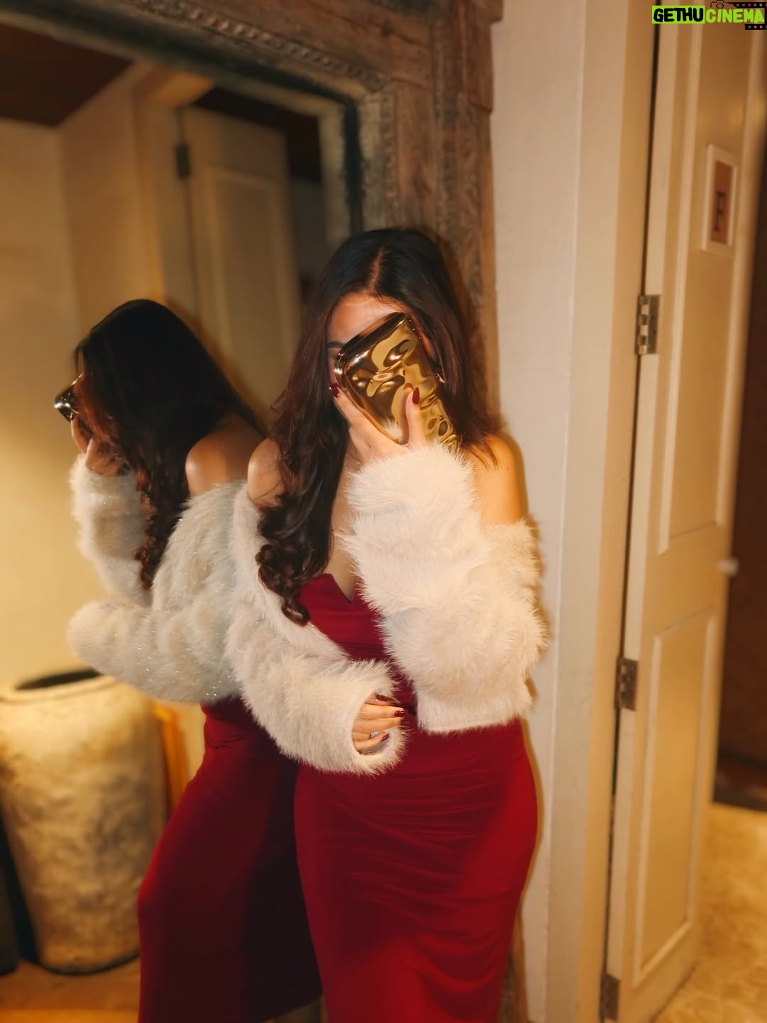 Farheen Panjwani - 4.4K Likes - Holly Jolly Christmas 🎄❤️✨

Feel free to comment link if you want my outfit link directly in your DMs 📥🔗 #QuickOutfitsWithFarheen

#Christmas2025