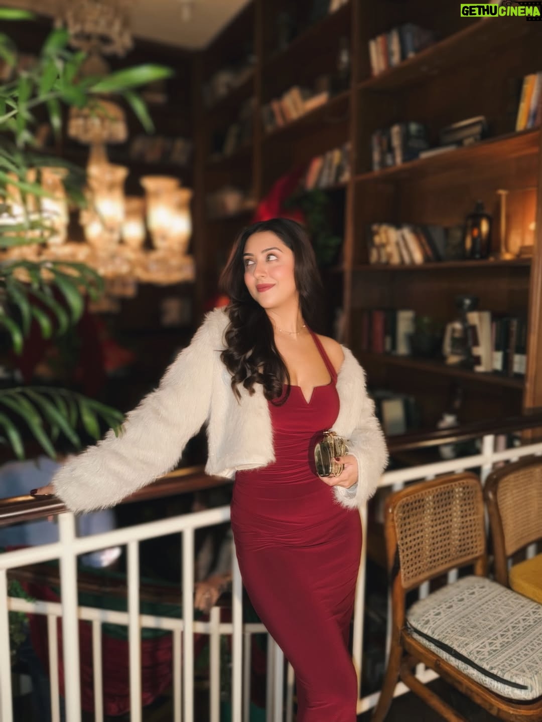 Farheen Panjwani - 4.4K Likes - Holly Jolly Christmas 🎄❤️✨

Feel free to comment link if you want my outfit link directly in your DMs 📥🔗 #QuickOutfitsWithFarheen

#Christmas2025