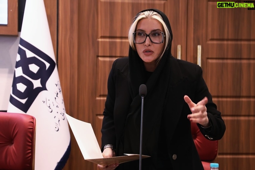 Fariba Naderi - 3 Likes - افتخاري بود كنار اساتيد و پزشكان دانشگاه علوم پزشكي تهران و مسئوليتي كه دارم براي شايد اندكي كمك ب مردم سرزمينم براي سلامت روان و جسم. البته در جايگاه هنر. نه جايگاه پزشكي😉🦋🦋🦋#دانشگاه_علوم_پزشکی_تهران #فريبا_نادري #بازيگر #سفير_سلامت #university #dr #actrees #love #faribanaderi #faribanaderi #actress @fariba_naderi__