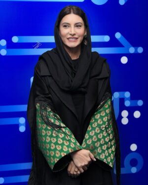 Fariba Naderi Instagram - در حاشيه جشنواره فيلم شهر. با رفقاي جان🤍 خسته نباشيد زياد به علي عزيزم و مستانه مهاجر و صدف جانم و سركار خانم پير كاري براي اينهمه زيبايي دادن ب جشنواره شهرمون 🩷🩷♥️ممنون از همه عكاس هاي عزيز و دوستداشتني و رفيق قديمي سروش. و ماهي نازنينم از گالري نقش. @fariba_naderi__ @nargesmohammadi_narges @alioji @hajiabdolahi1 @soroushmn_ @naqshspace @sadafrezapoor @mastanehmohajer @shahrfilmfest