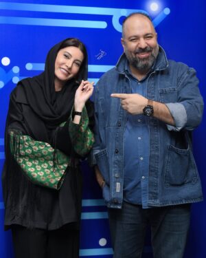 Fariba Naderi Instagram - در حاشيه جشنواره فيلم شهر. با رفقاي جان🤍 خسته نباشيد زياد به علي عزيزم و مستانه مهاجر و صدف جانم و سركار خانم پير كاري براي اينهمه زيبايي دادن ب جشنواره شهرمون 🩷🩷♥️ممنون از همه عكاس هاي عزيز و دوستداشتني و رفيق قديمي سروش. و ماهي نازنينم از گالري نقش. @fariba_naderi__ @nargesmohammadi_narges @alioji @hajiabdolahi1 @soroushmn_ @naqshspace @sadafrezapoor @mastanehmohajer @shahrfilmfest