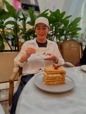 Fariba Naderi Instagram - و چای، دغدغه عاشقانه خوبی ست
برای با تو نشستن؛ بهانه خوبی ست… #فريبانادري #عشق #چاي #fariba_naderi #fariba_naderi #actress #love #lifestyle 🤍🩷🤍