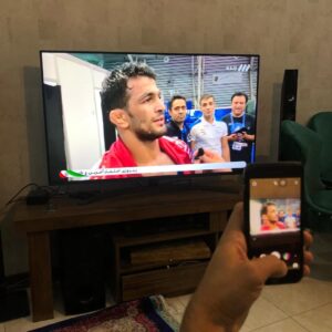 Fatemeh Goudarzi Instagram - بالاخره تلاشهات و انگیزه ات جواب داد قهرمان ایرانی بالاخره موفق شدی رقیب دیرین رو شکست بدی امشب شب خاص تو بود وچه آرامشی خواهی داشت که نگفتنیست مبارک باشه این پیروزی که خیلی شیرینه جناب حسن یزدانی 🎉🌺💪🏻وهمینطور برد شیرین جناب امیرحسین زارع که در این شرایط سختی که روزگار میگذرانیم شما برای لحظاتی حال مارا خیلی خوب کردید تشکر از هردوی شما🙏🙏🙏
# فاطمه_گودرزی
#fatemeh_goudarzi 
@amirhossein.zarre 
@hasan_yazdani73 
لطفا ورق بزنید 
#ورزش
#کشتی