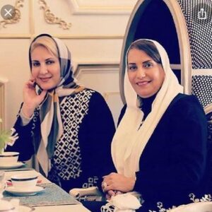 Fatemeh Goudarzi Instagram - آدم اگه قراره یه دوست خوب وبامعرفت داشته باشه بهتره خوب حواسشو جمع کنه چندسال هست که دوستی رو دارم که بدون هیچ توقعی ازهم بیاد هم هستیم وهروقت به هم نیاز داریم کنارهمیم فریبا جان دلم برات خیلی تنگ شده نازنینم وچون شهرستان هستم ونمیتونم بیام ببینمت مجبورشدم اینجوری بهت تبریک بگم شما بسیار مهربان ومتشخص هستی ومن دوستت دارم تولدت رو بهت تبریک میگم کاش انسانهایی مثل تو بیشتر بودن ❤️💋🎊🎉🎂🎂🎂🎂🎂#دوستی #رفاقت #فاطمه_گودرزی #fatemeh_goudarzi @faribakousari