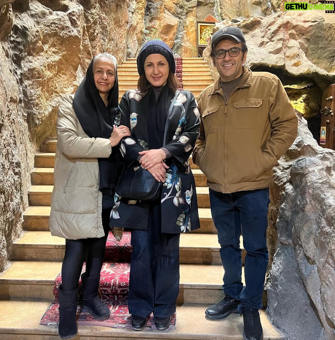 Fatemeh Goudarzi - 75K Likes - شهرام عبدلی عزیز همکار عزیز باور رفتنت در این جوانی بسیار سخت است بگو چگونه به فرزندانت بگوییم که دیگر تورا نمیبینند وقتی که هنوز خود باور نکردیم تسلیت به همسر نازنینت وبرادر و خانواده پرمهرت به خانواده سینما و مردمی که دوستت داشتند وخواهند داشت روحت شاد مرد شریف سینما وخانواده 🖤🙏😞#شهرام_عبدلی