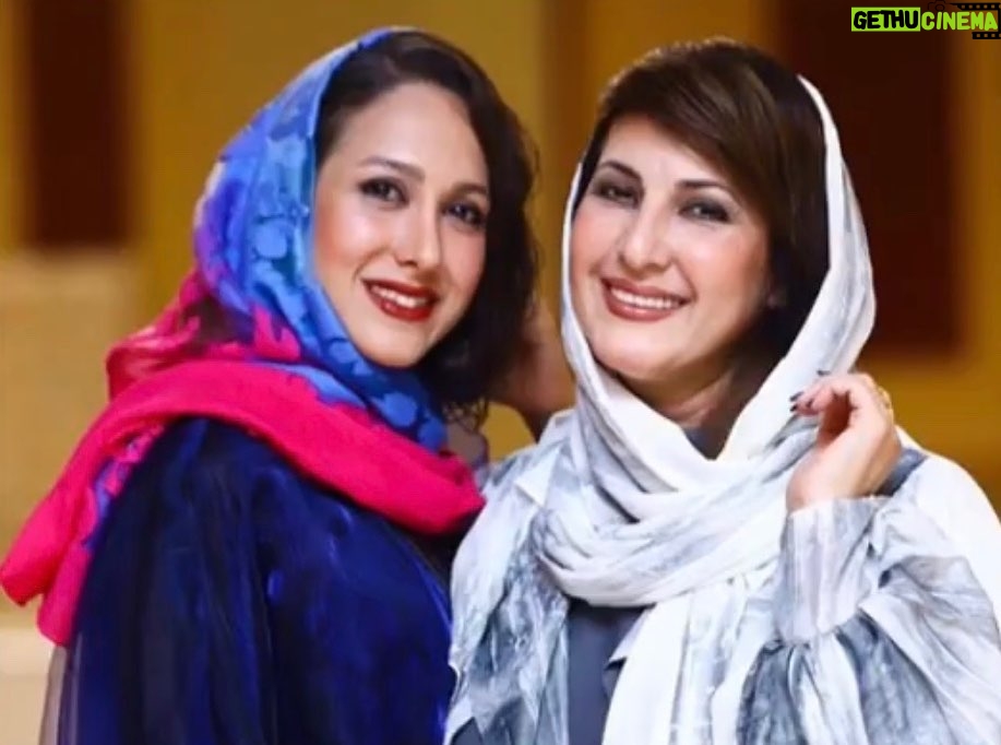 Fatemeh Goudarzi - 37.5K Likes - دخترم اجازه نمیدهم نه تو ونه هیچ دختری که مادران آینده جامعه هستند از مهمترین بخشهای زندگی حذفت کنند واقعا شرم آوراست که نقاشی دختران از روی جلد کتاب درسی  حذف شود وفقط نقاشی پسران باشد آنهم نقاشی نه عکس 😳باز در کدام بخش از وظایف کوتاهی کردید که سر مردم با چیزی دیگر گرم میکنید به شما که در مجلس نشستید میگویند نماینده ملت؟؟؟؟جوابگوی مردم باشید #فاطمه_گودرزی #fatemeh_goudarzi