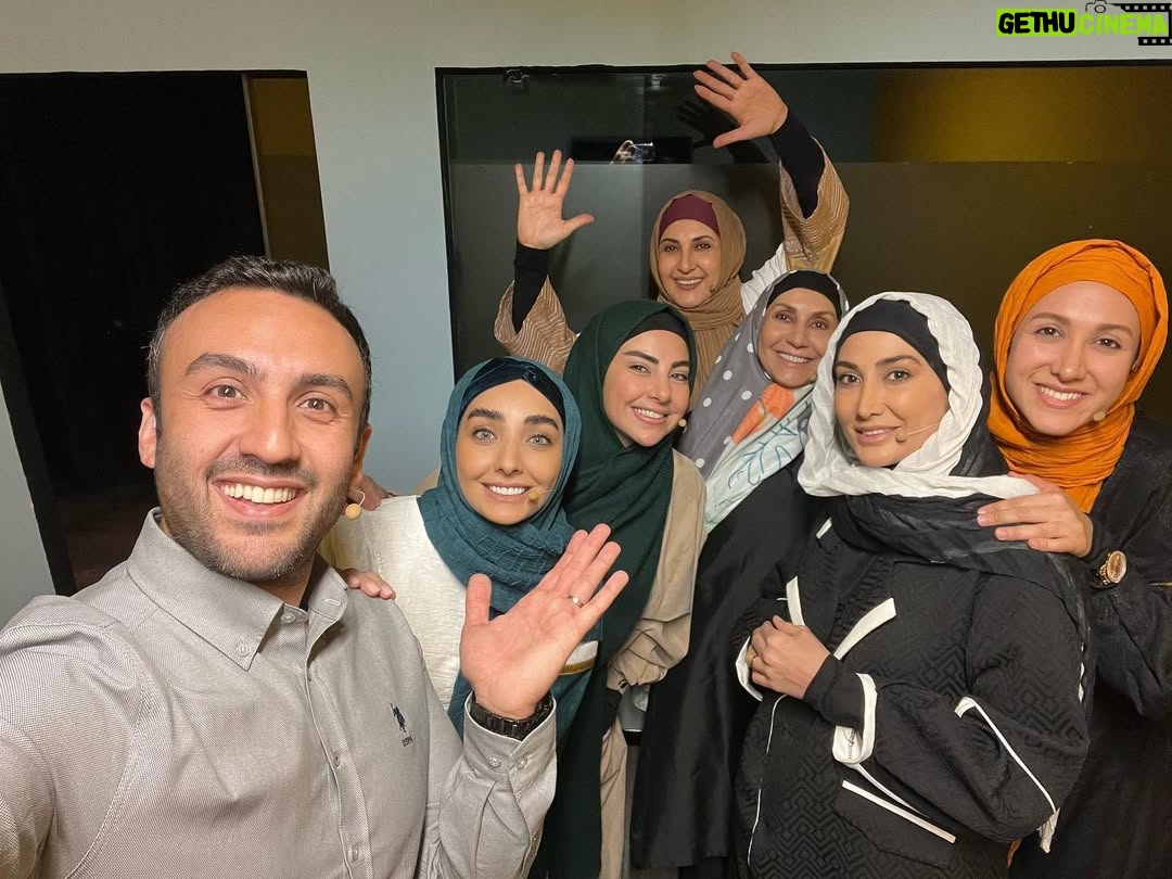 Fatemeh Goudarzi - 36.1K Likes - دورهمی با دوستان وهمراهان خوب والبته باهوش 😁😍ورق بزنید لطفا 
#فاطمه_گودرزی
#مهران_مدیری
#دوستان
#مسابقه
#بازی
#سرگرمی
#شادی
#پویان_گنجی
#آوا_گنجی
#دریا_مرادی_دشت
#ساسان_آریا
#fatemeh_goudarzi
#مژگان_صدری_شیرانی