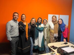 Fatemeh Goudarzi Instagram - دورهمی با دوستان وهمراهان خوب والبته باهوش 😁😍ورق بزنید لطفا 
#فاطمه_گودرزی
#مهران_مدیری
#دوستان
#مسابقه
#بازی
#سرگرمی
#شادی
#پویان_گنجی
#آوا_گنجی
#دریا_مرادی_دشت
#ساسان_آریا
#fatemeh_goudarzi
#مژگان_صدری_شیرانی