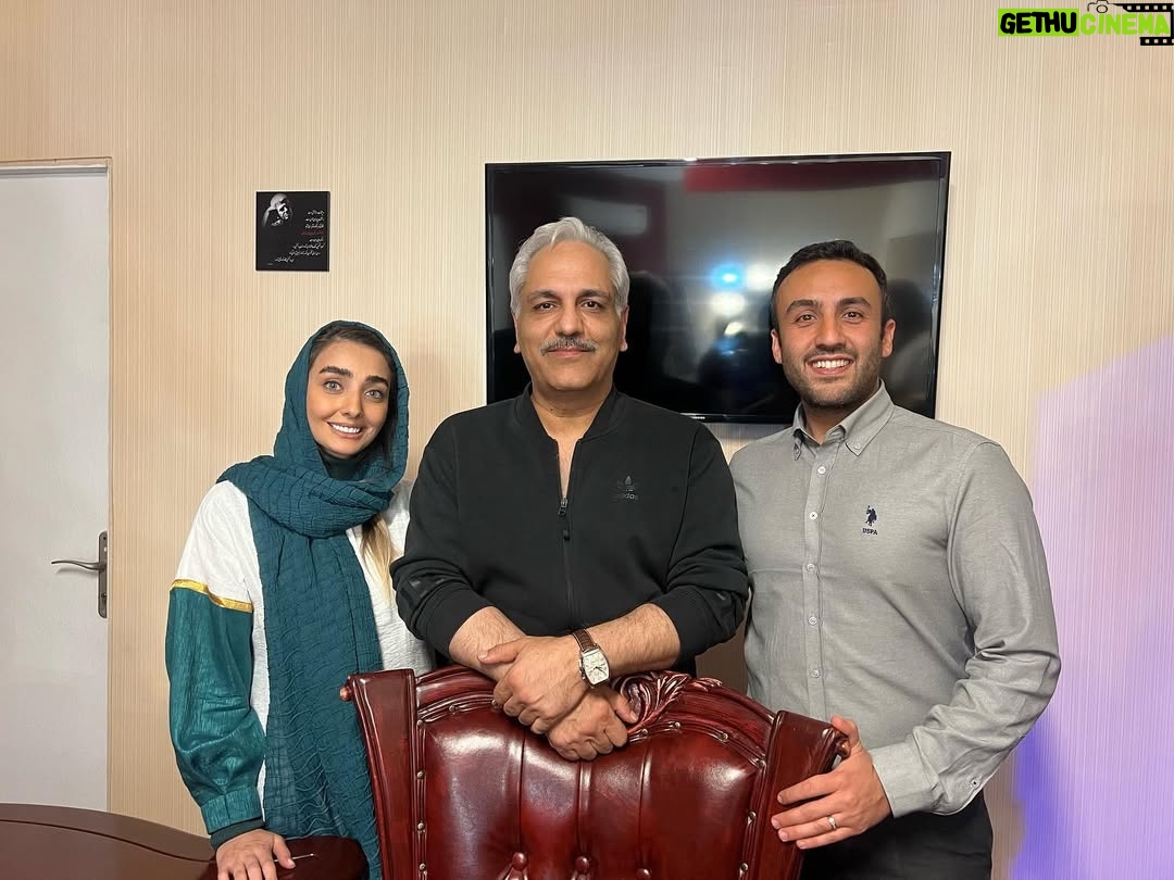 Fatemeh Goudarzi - 36.1K Likes - دورهمی با دوستان وهمراهان خوب والبته باهوش 😁😍ورق بزنید لطفا 
#فاطمه_گودرزی
#مهران_مدیری
#دوستان
#مسابقه
#بازی
#سرگرمی
#شادی
#پویان_گنجی
#آوا_گنجی
#دریا_مرادی_دشت
#ساسان_آریا
#fatemeh_goudarzi
#مژگان_صدری_شیرانی