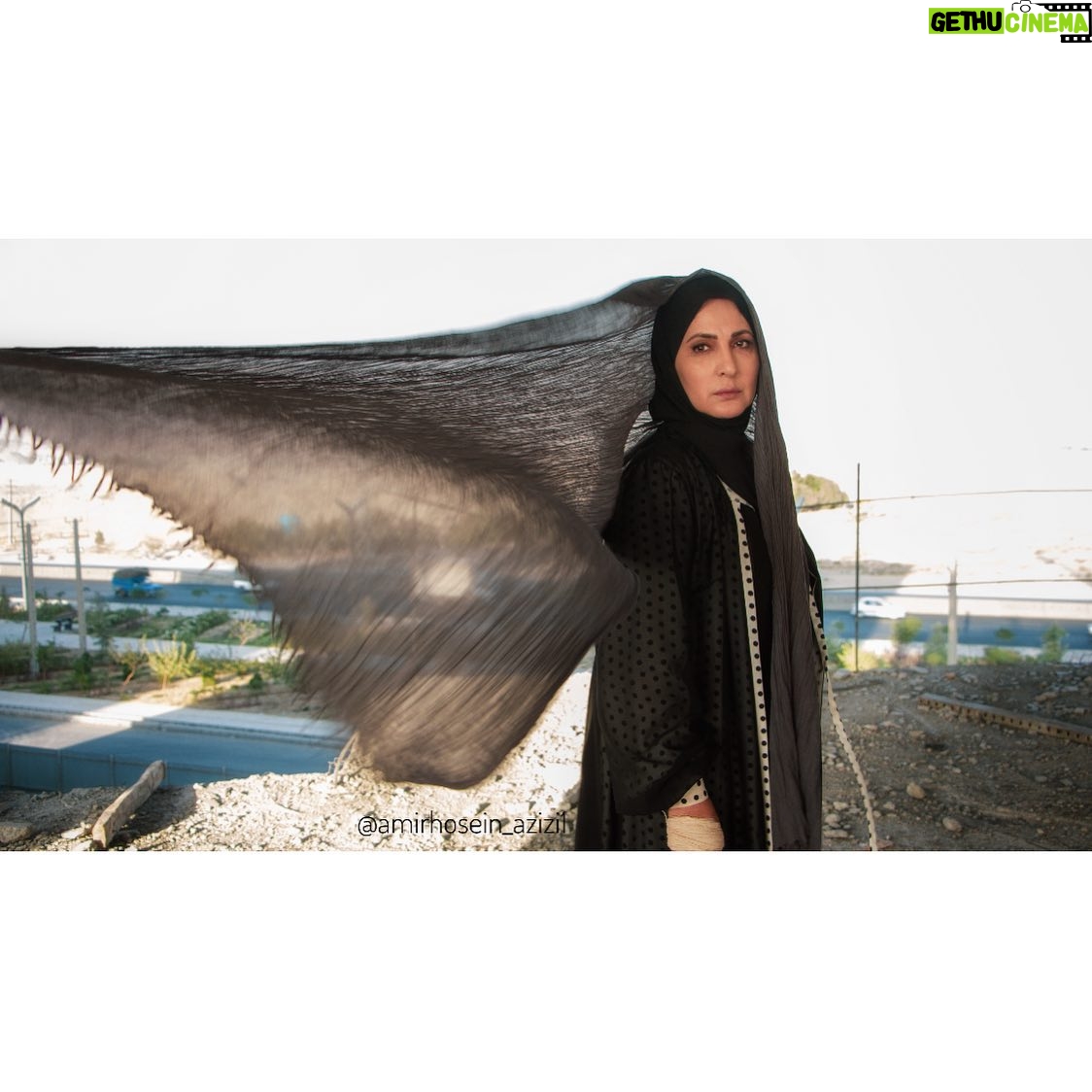 Fatemeh Goudarzi - 23.2K Likes - عشق اگرچه حرف ربط نیست
ربط میدهد مرا بتو
شوق را به جان
رنج را به روح
همچنان که باد 
خاک را به دشت 
ابر را به کوه
عکس:@amirhosein_azizi1