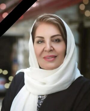 Fatemeh Goudarzi Instagram - خبر تلخی بود فکر میکردم حالت بقول خودت روبه بهبودیه اما…خیلی زود بود وانتظار نداشتیم مطمئنم جات راحته سختیهای این دنیارو هم نداری فقط دوستان وخانواده ات دلتنگت هستن دوست وهمکار عزیز 🖤😔#زهره_حمیدی